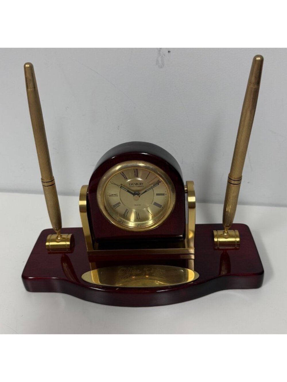 Danbury Clock Company Desk Set Pens Olive Garden Restaurant Quartz Cherry Brass